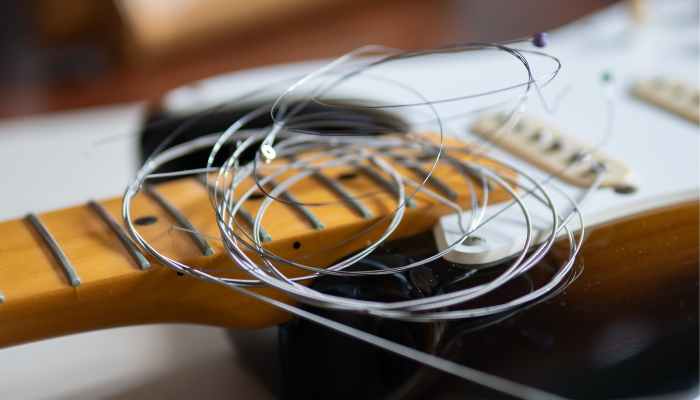 5 different types of guitar strings