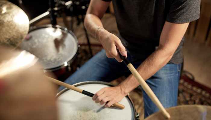 A Beginner's Guide to Drumming Techniques in 8 Steps